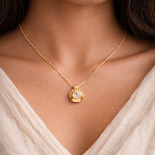 Moonstone Pendant – Stone of Intuition, Emotional Balance & New Beginnings